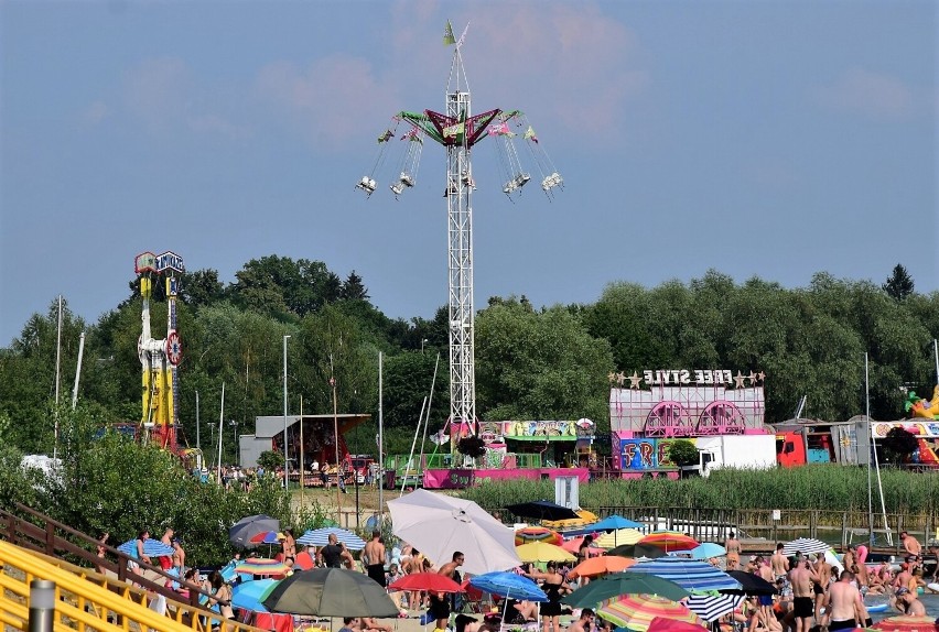 Wesołe miasteczko nad Jeziorem Tarnobrzeskim będzie czynne do 31 lipca. Tak bawiliście się w lunaparku w Dni Tarnobrzega. Zobacz!