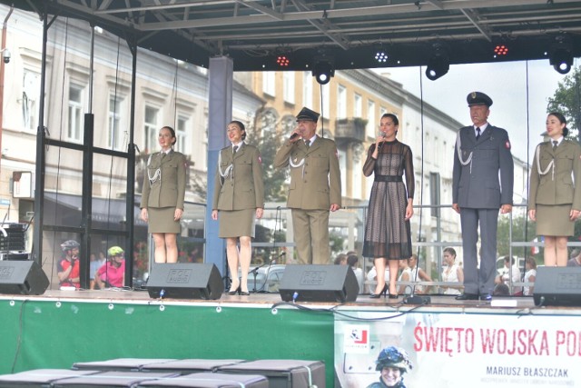 Święto Wojska Polskiego w Radomiu - wystąpił Reprezentacyjny Zespół Artystyczny Wojska Polskiego. Zobaczcie zdjęcia na kolejnych slajdach.