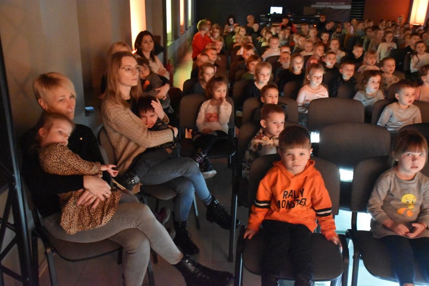 Katolicki Teatr Edukacji wystąpił w Zajezdni Kultury w Pleszewie. Tłumy na  spektaklach: "Książę z Egiptu” i "Przypowieści Biblijne”