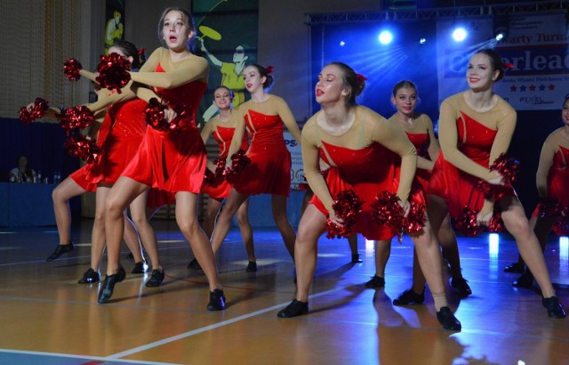 II Otwarty turniej cheerleaders o puchar prezydenta Piotrkowa odbył się w sobotę w hali ZSP nr 4 przy ul. Sienkiewicza w Piotrkowie