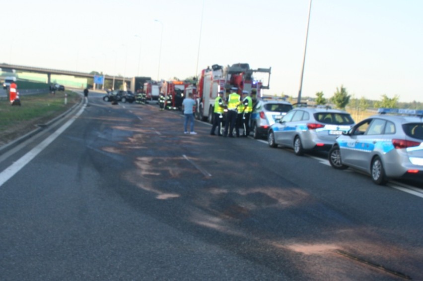 Na A1 w Nowych Marzach zderzyły się trzy pojazdy [zdjęcia, nowe informacje]