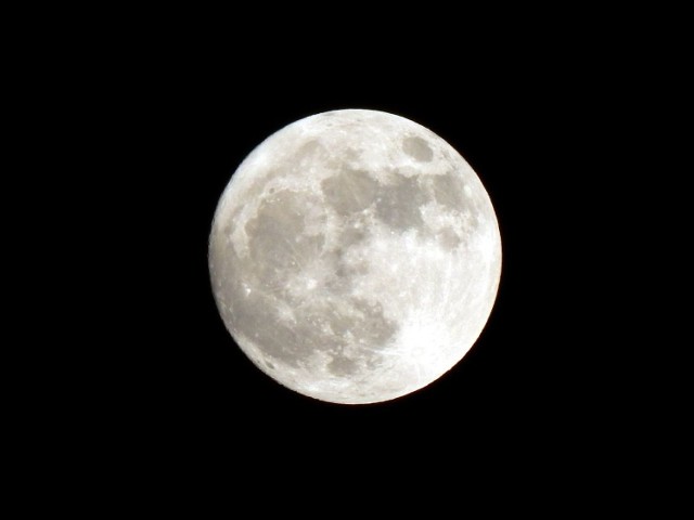 Całkowite zaćmienie Księżyca. 27 lipca 2018 od godziny 21.30 do północy będziemy mogli oglądać fantastyczne widowisko na niebie