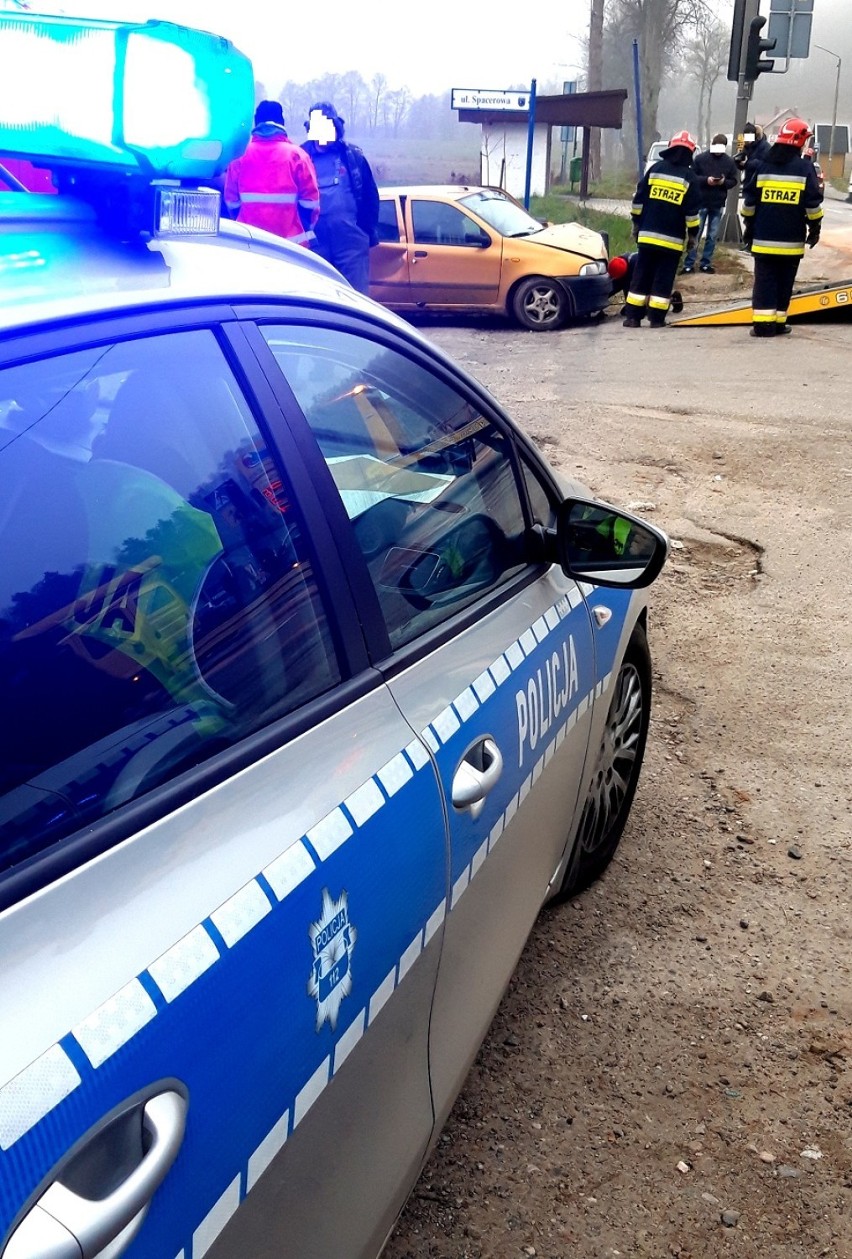 Wypadek w Smętowie Chmieleńskim. Cztery osoby poszkodowane, w tym jedno dziecko