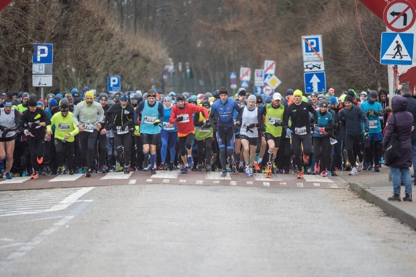 Około 400 osób z Władysławowa do Pucka pokonało Bieg Od...