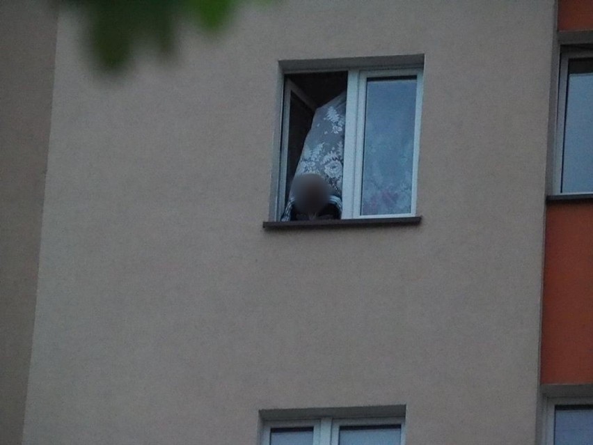 Tragiczny wypadek w Koszalinie. Dzieci wypadły z okna, nie...