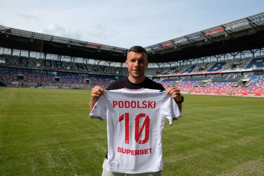 Lukas Podolski nie będzie obserwatorem przy procedurze...