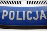 Policja Jelenia Góra. Nietrzeźwy pracownik ochrony dał policjantom łapówkę 