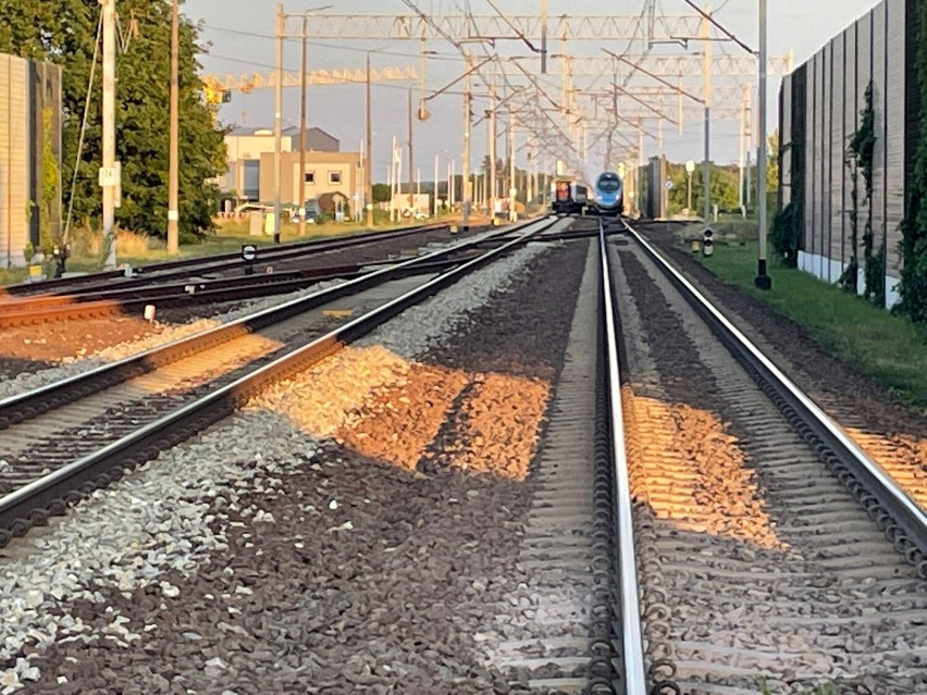 Śmiertelny wypadek na torach kolejowych w Lewinie Brzeskim -...
