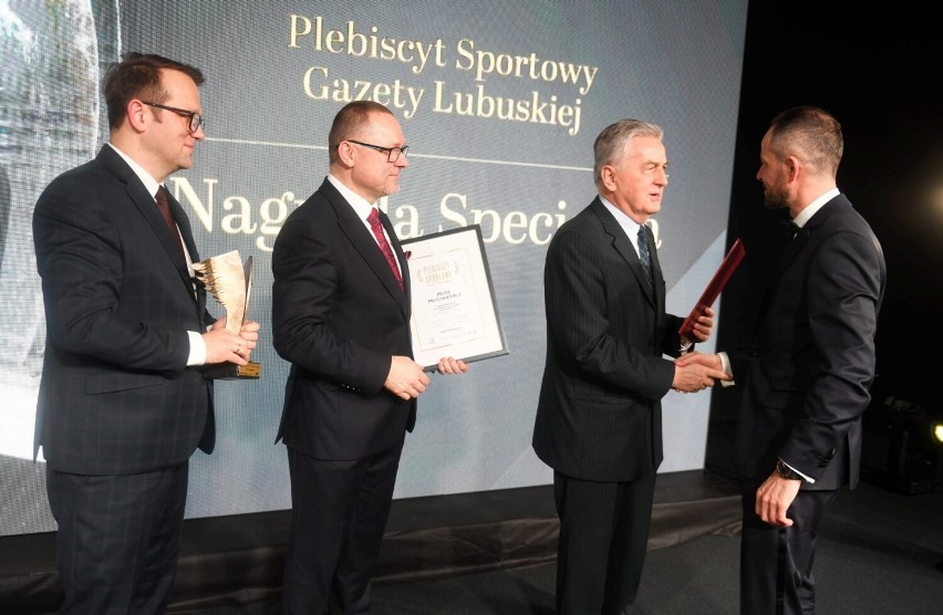 Piotr Protasiewicz otrzymał specjalną nagrodę w 60....