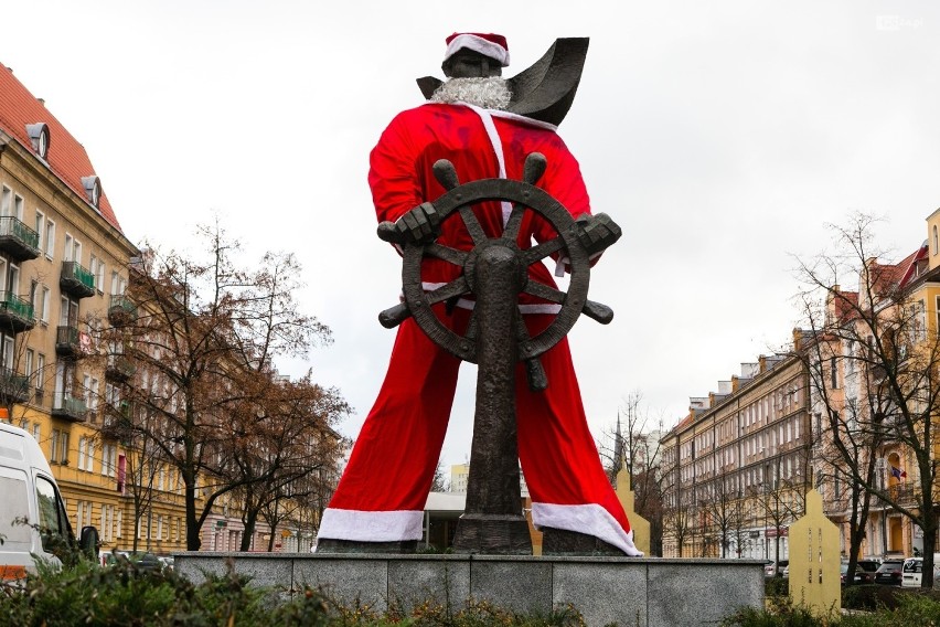 Świąteczny klimat w Szczecinie. Marynarz znowu stał się Mikołajem [ZDJĘCIA]