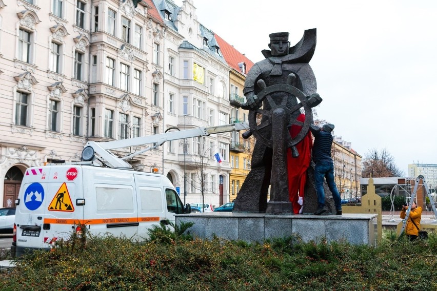 Świąteczny klimat w Szczecinie. Marynarz znowu stał się Mikołajem [ZDJĘCIA]