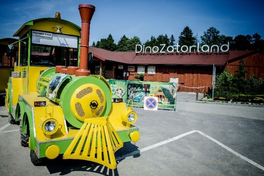 Dinozatorland jest największym parkiem rozrywki w Polsce, w...