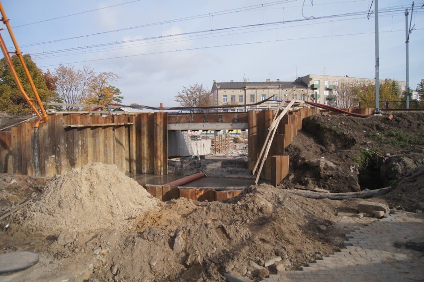 Remont "mostka" w Radomsku. Trwają prace od strony ul....