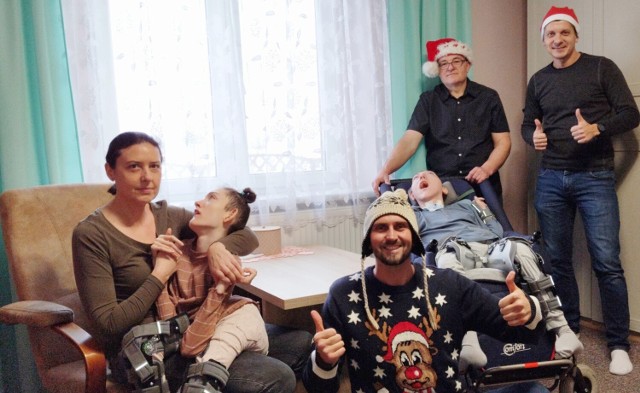 Ekipa „Pomaganie za Jechanie” odwiedziła rodzinę Banasiewiczów w Jedlcu