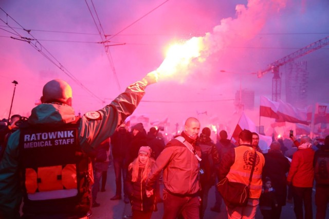 12 listopada dzień wolny za 11 listopada 2018, by Polacy mogli świętować 100-lecie niepodległości.