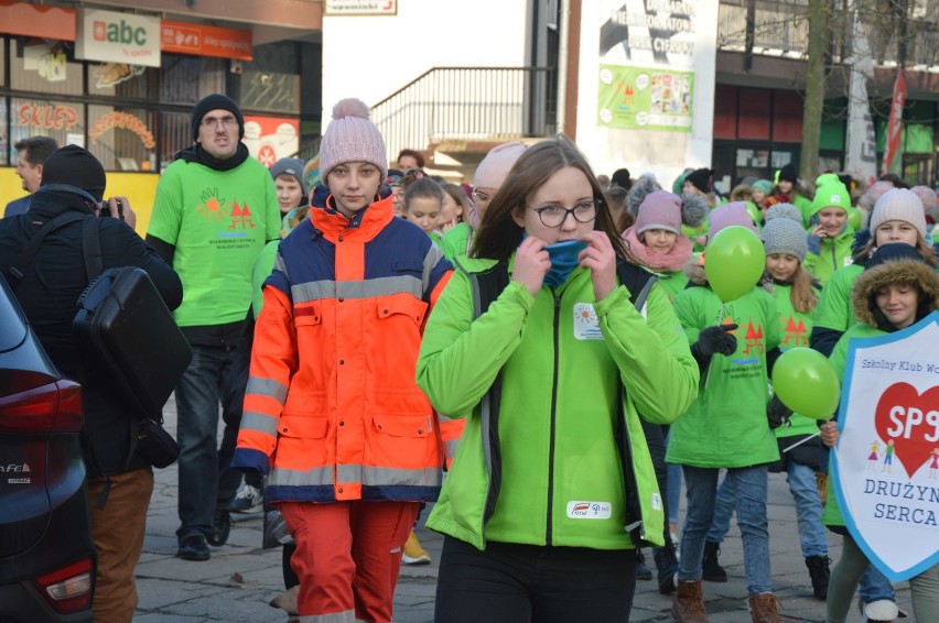 Malbork. Tak Dzień Wolontariusza wyglądał przed rokiem. Była parada, a potem happening 