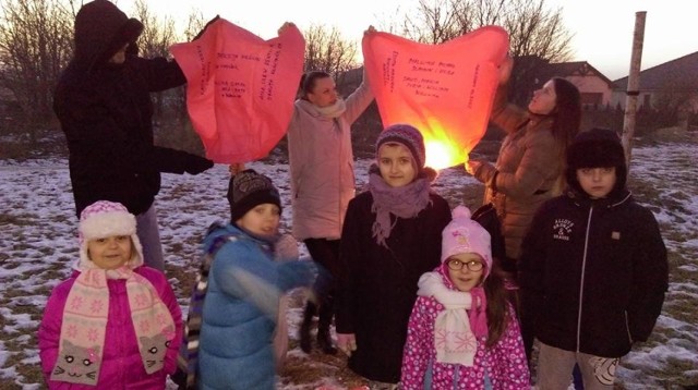 Puścili lampiony dla Ani Mrówczyńskiej