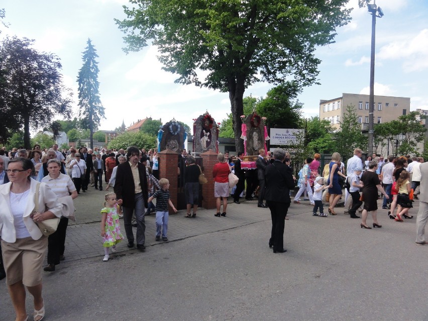 Ulicami Kościerzyny przeszła procesja. Boże Ciało 2013. Zobacz galerię zdjęć