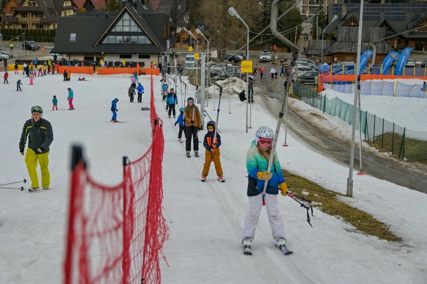 Stoki narciarskie w Zakopanem działają pełną parą. Odwilż im...