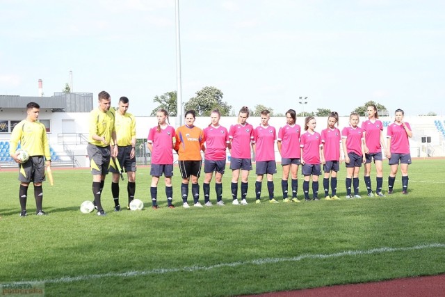 Mecz III ligi kobiet pomiędzy drużynami WAP Włocławek i Viking Aleksandrów Kujawski odbył się na stadionie włocławskiego Ośrodka Sportu i Rekreacji.