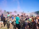 Święto Kolorów Holi w Żywcu! Tłumy ludzi bawiły się w Amfiteatrze pod Grojcem.