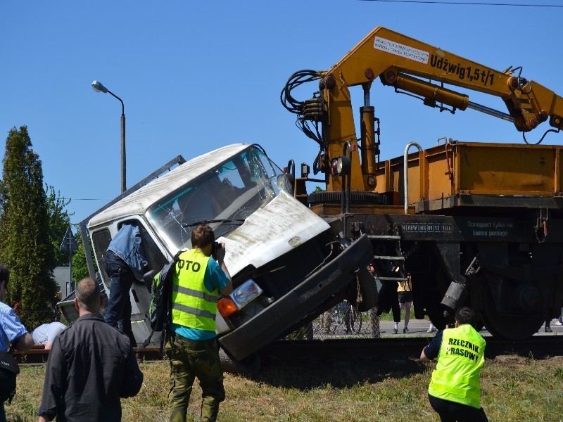 Lębork: Pozorowany wypadek na przejeździe kolejowym