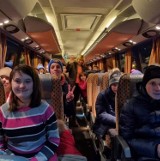 Grupa dzieci z sierocińca z Ukrainy zatrzymała się na odpoczynek w Sulejowie ZDJĘCIA