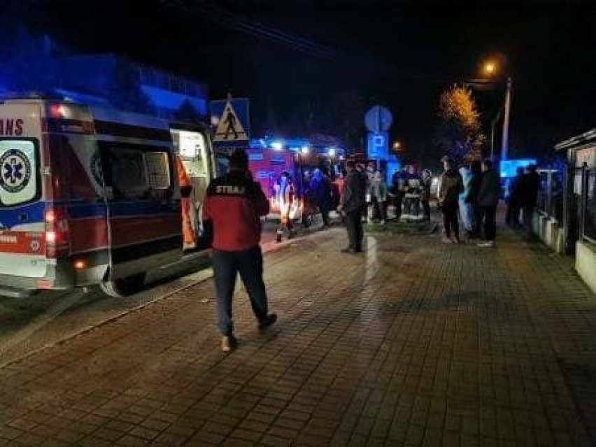 Potrącenie pieszego na ul. Grunwaldzkiej w Ryjewie. 60-latek trafił do szpitala [ZDJĘCIA]