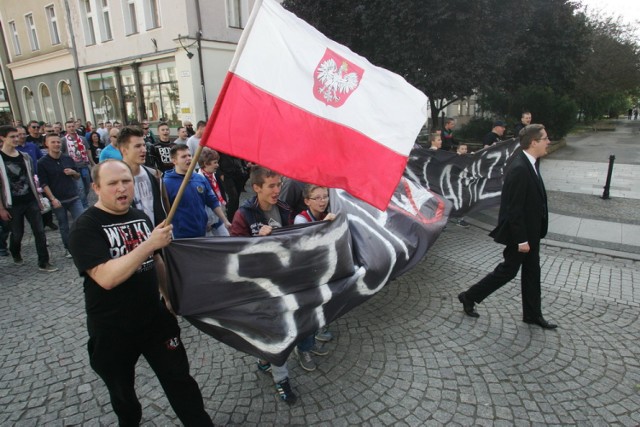 Manifestacja przeciw islamizacji w Legnicy