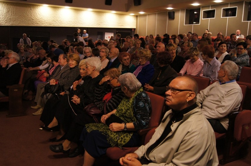 Spektakl "Wyszedł z domu" Teatru Nowego im. K. Dejmka w...