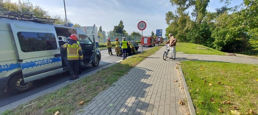 Zderzenie dwóch aut na ulicy Toruńskiej we Włocławku