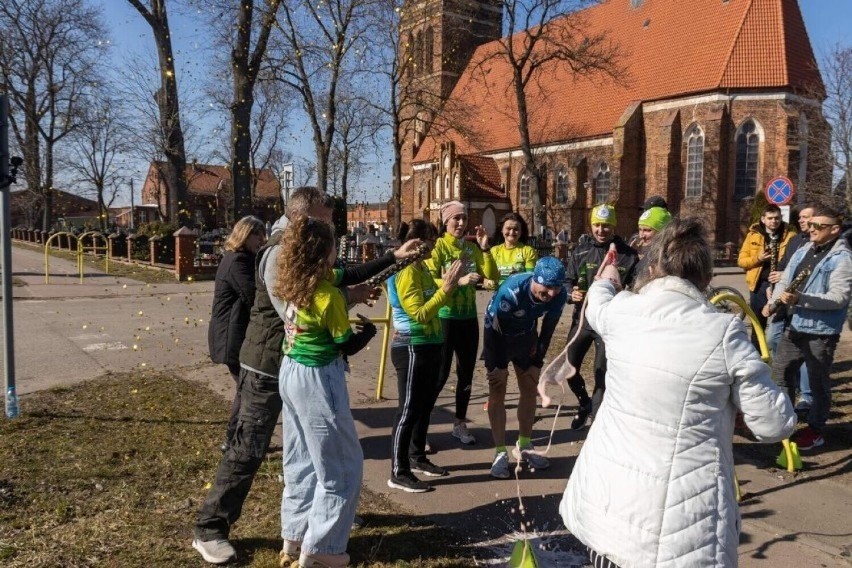 43 godziny biegu na 43 urodziny. Mieszkaniec Lichnów będzie biegł dla stowarzyszenia z Malborka, by pomóc psom i kotom