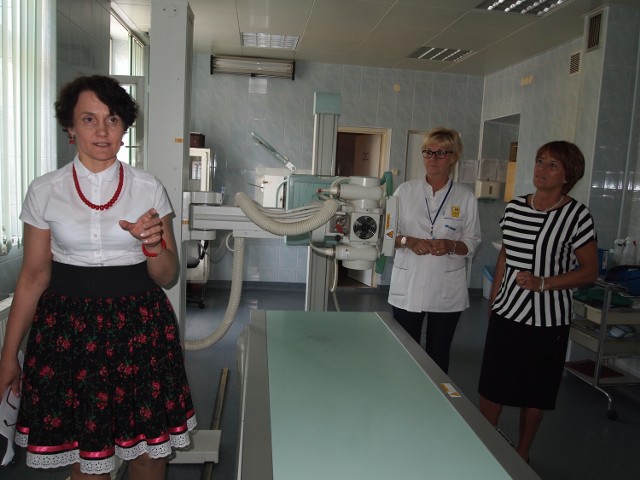 Od lewej: burmistrz Rabki Ewa Przybyło, Bogumiła Kołodziej i Małgorzata Skwarek w miejskim szpitalu