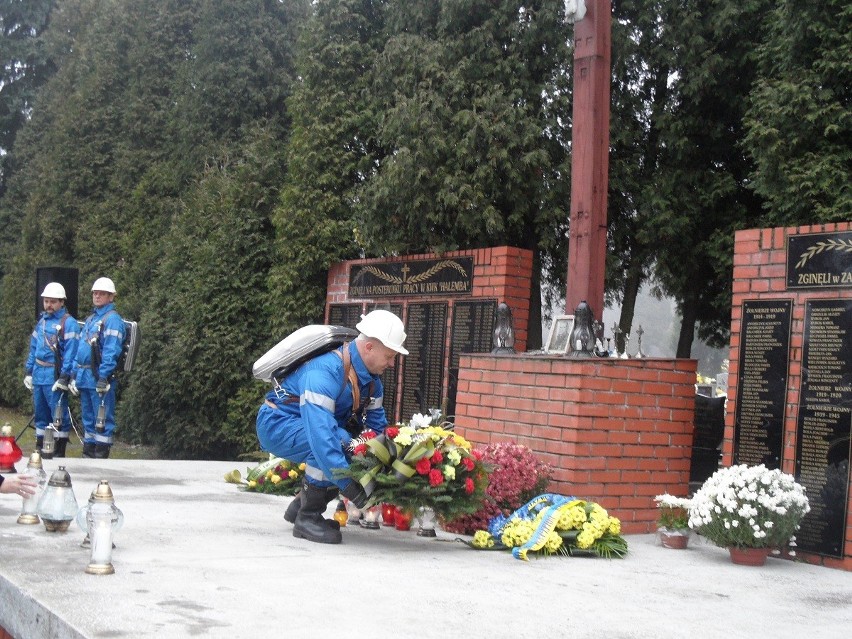 Ruda Śląska: 6. rocznica katastrofy w kopalni Halemba. Uczczono pamięć górników [ZJDĘCIA]