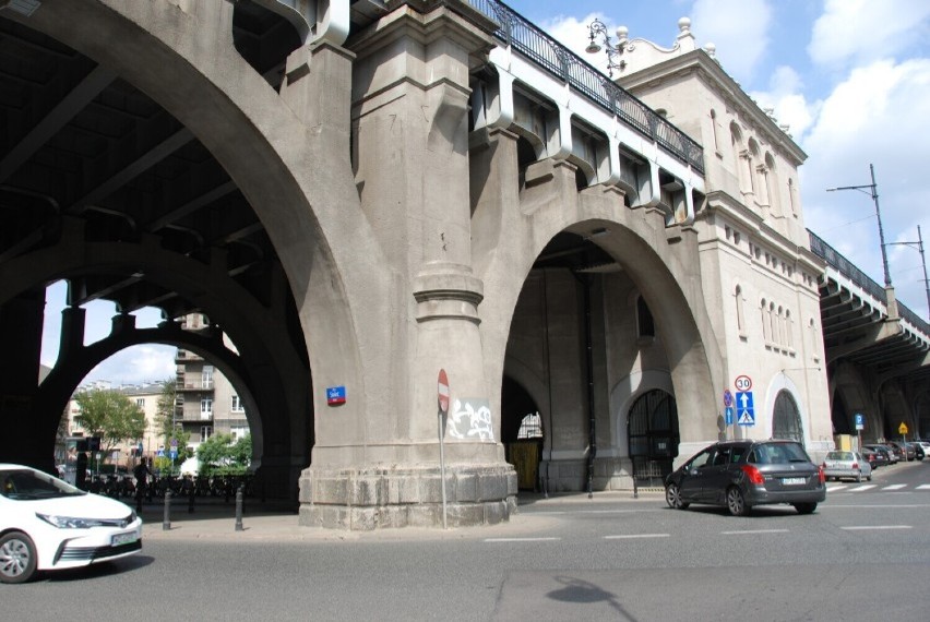 Trwa remont wiaduktu mostu Poniatowskiego.
