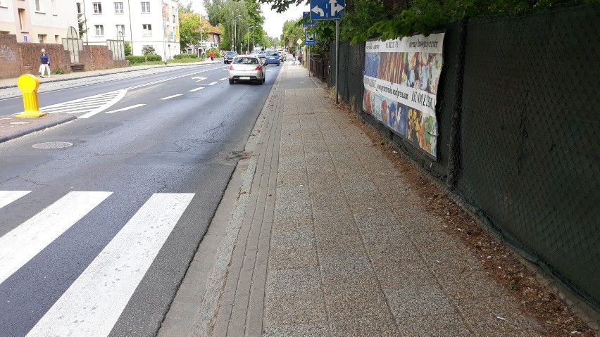 Ścieżka rowerowa i chodnik przy ul. Traugutta.
