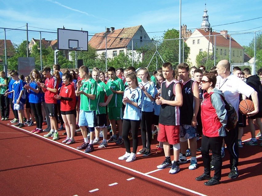 Strzegom: III Turniej Koszykówki - Streetball w Jaroszowie