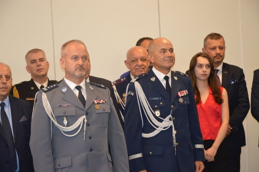 Święto Policji w Skarżysku - Kamiennej. 68 mundurowych dostało awanse. Zobacz zdjęcia