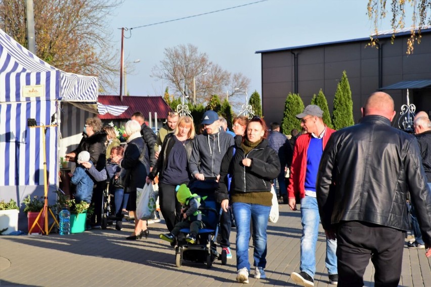 Zobaczcie zdjęcia z cmentarzy w Inowrocławiu >>>>