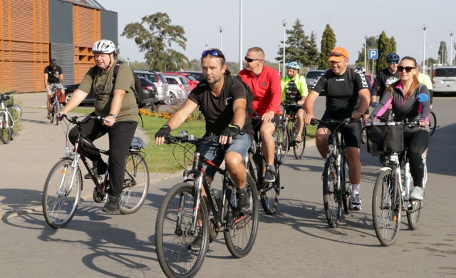 W niedzielnym rajdzie rowerowym zorganizowanym przez MORiW Grudziądz pojechało 64 cyklistów
