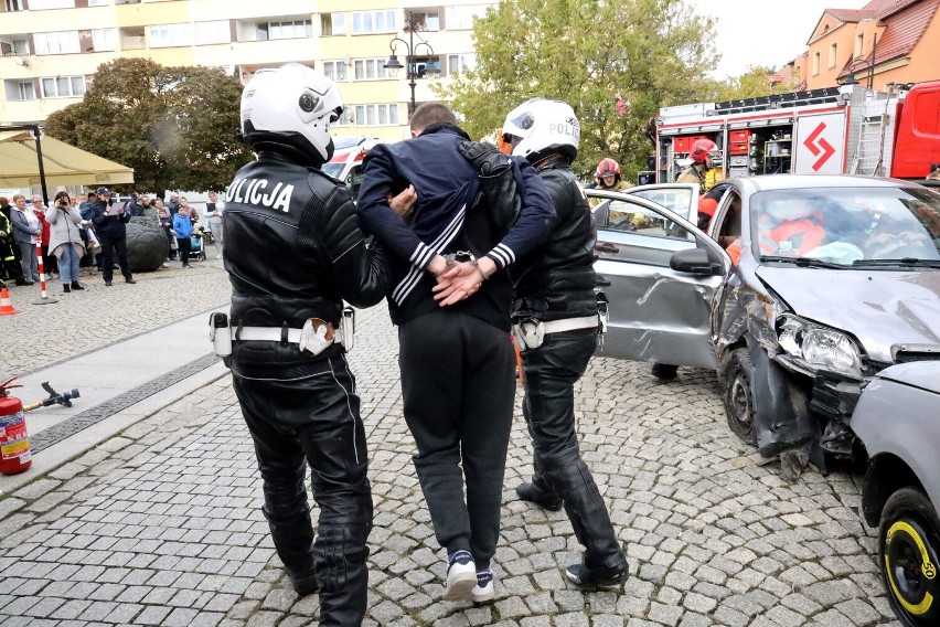 Wypadek na legnickim rynku! Na szczęście to tylko pokaz, zobaczcie zdjęcia