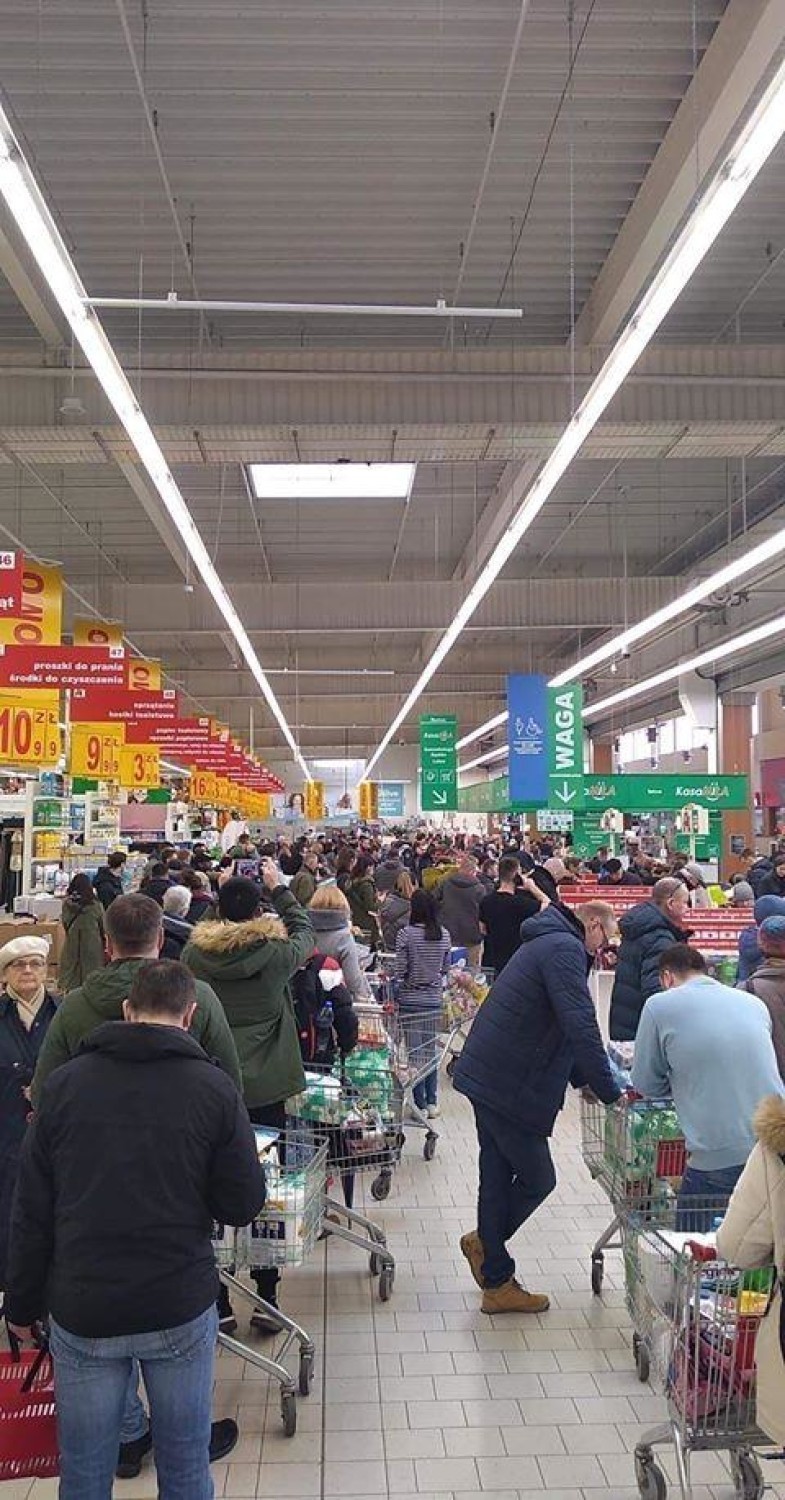 Mieszkańcy Rzeszowa ruszyli na zakupy po ogłoszeniu...