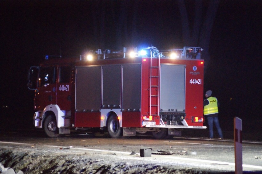 Kolejny tragiczny wieczór na naszych drogach. Nie żyje 41-letnia kobieta 