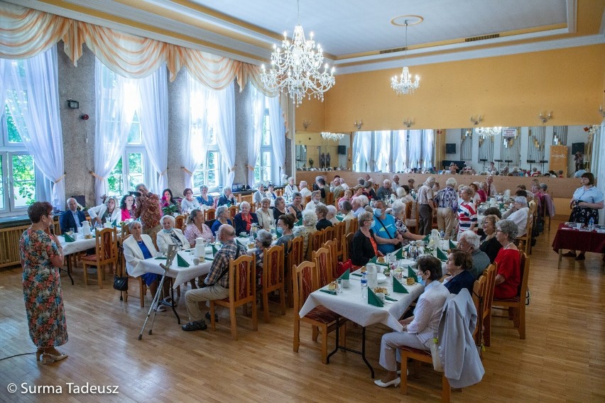 Światowy Dzień Inwalidy 2021 w Stargardzie. Seniorzy spotkali się w Domu Kultury Kolejarza. ZDJĘCIA
