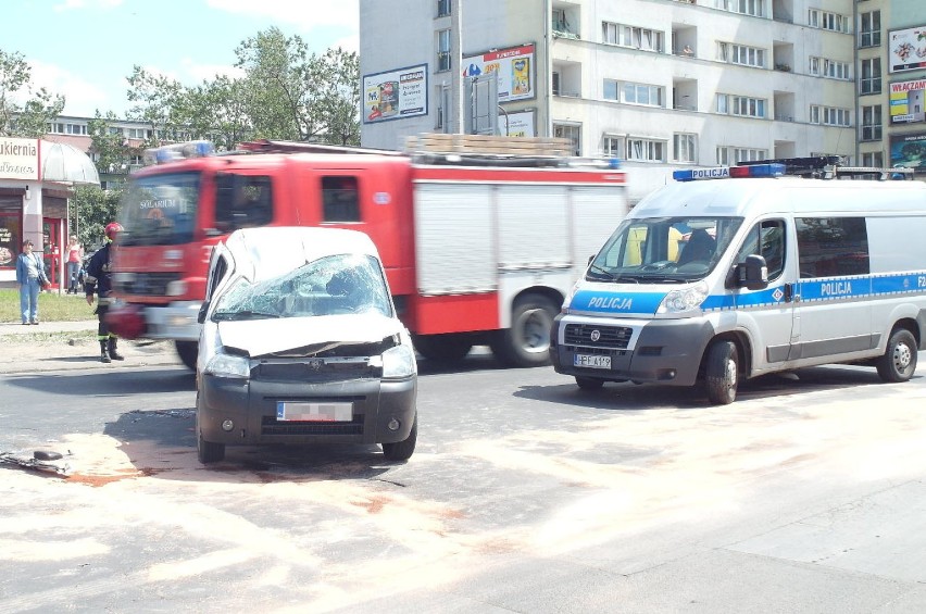 Zderzenie trzech samochodów na Teofilowie