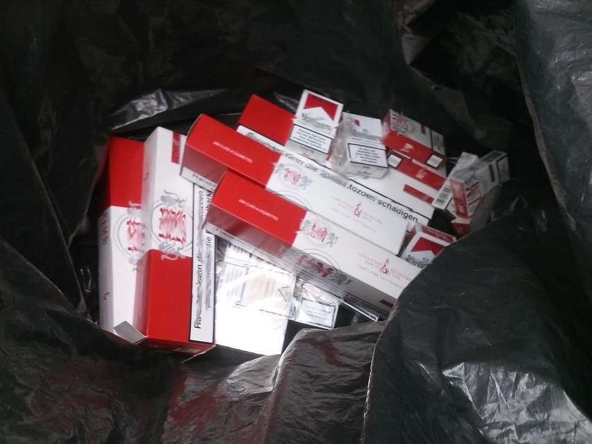 Policjanci z Radziejowa zabezpieczyli nielegalne papierosy, krajankę tytoniową i spirytus 