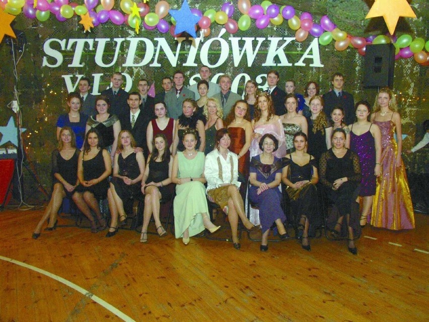 Studniówki z Opola z lat 2003-2004.