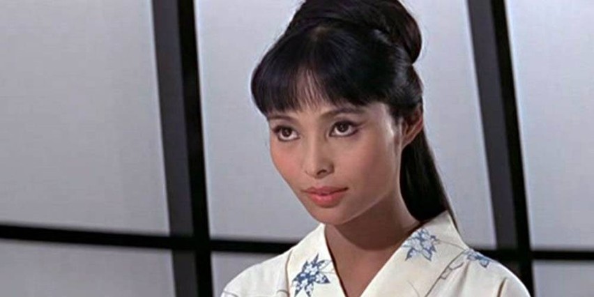 Aki (Akiko Wakabayashi) - "Żyje się tylko dwa razy" (1967)