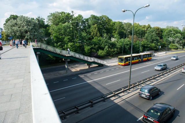 Warszawiacy czekali na to latami. Będą windy na pl. Na Rozdrożu