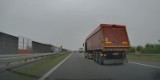 Niebezpieczne zepchnięcie pojazdu na S8 w pobliżu Oleśnicy. Zobacz nagranie z kamery!